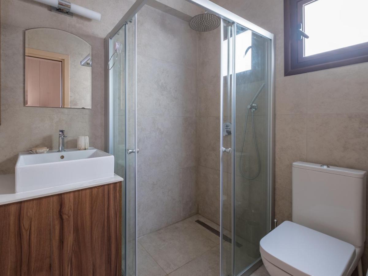 Sanders Aqua Park Resort - Precious 3-Bedroom Holiday Home With Shared Pool ليماسول المظهر الخارجي الصورة
