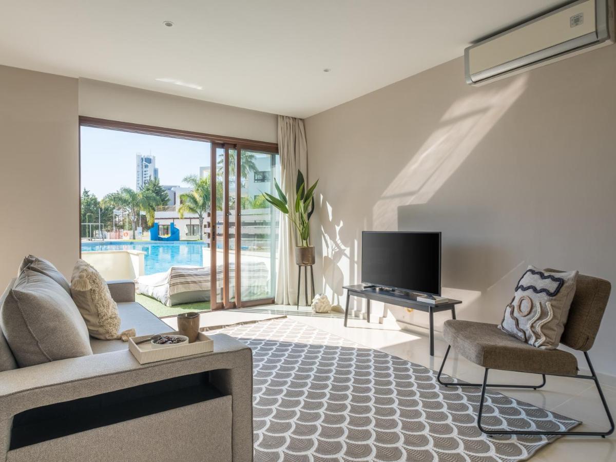 Sanders Aqua Park Resort - Precious 3-Bedroom Holiday Home With Shared Pool ليماسول المظهر الخارجي الصورة