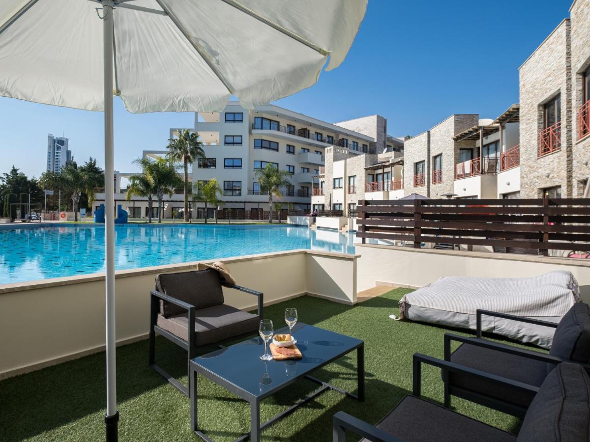 Sanders Aqua Park Resort - Precious 3-Bedroom Holiday Home With Shared Pool ليماسول المظهر الخارجي الصورة