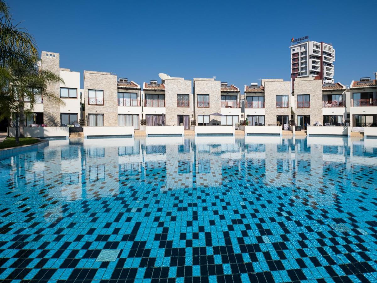Sanders Aqua Park Resort - Precious 3-Bedroom Holiday Home With Shared Pool ليماسول المظهر الخارجي الصورة