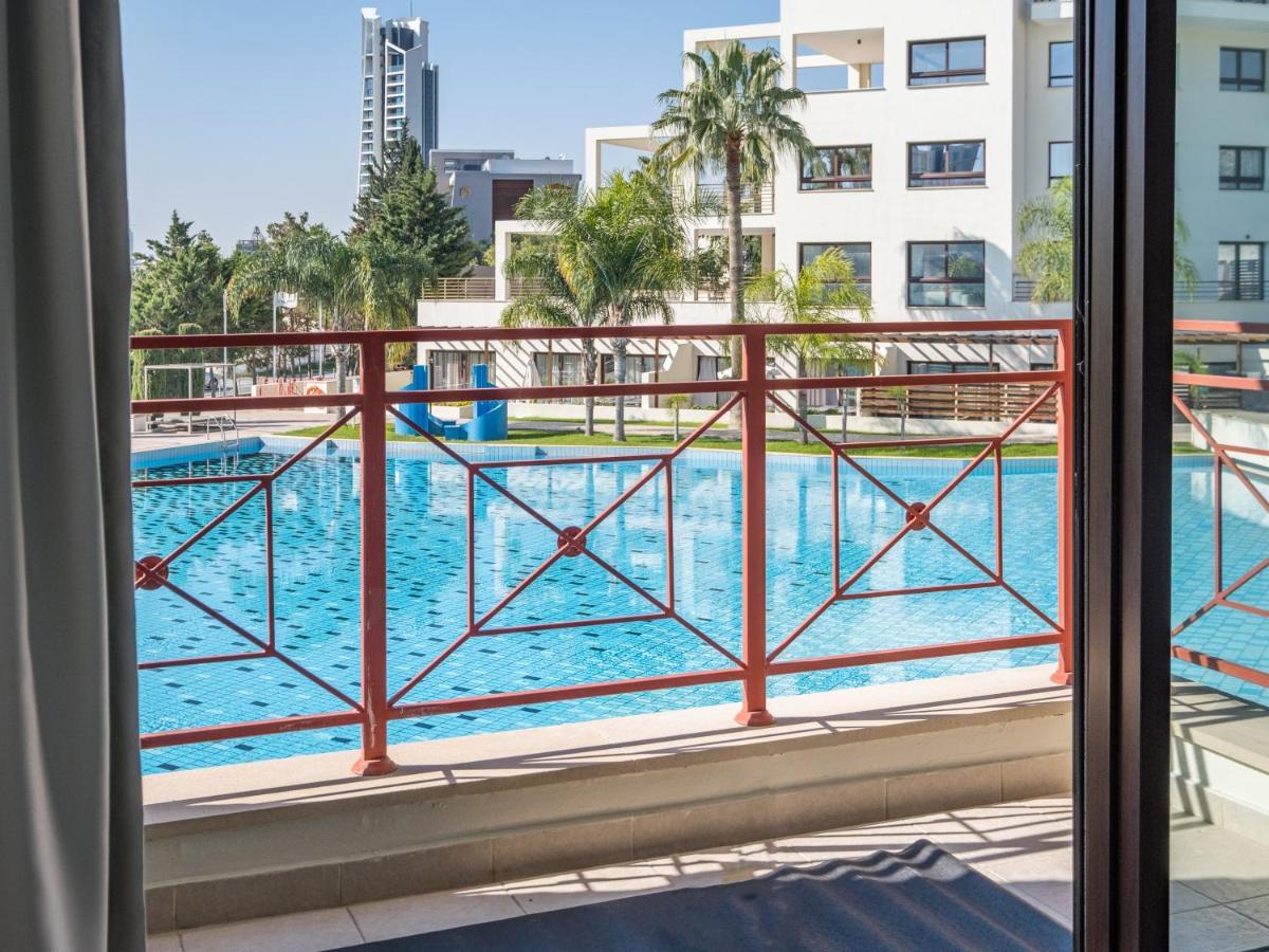 Sanders Aqua Park Resort - Precious 3-Bedroom Holiday Home With Shared Pool ليماسول المظهر الخارجي الصورة